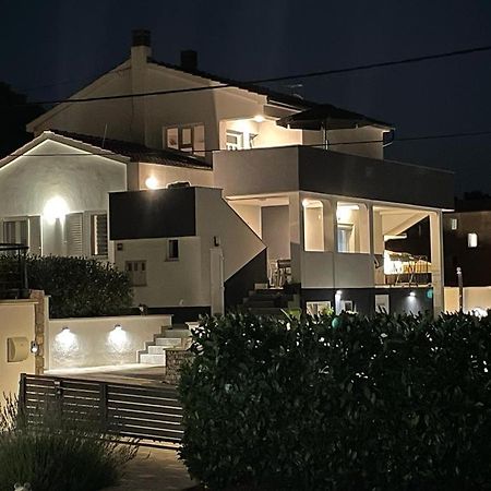 Apartman Niko Malinska Exteriér fotografie